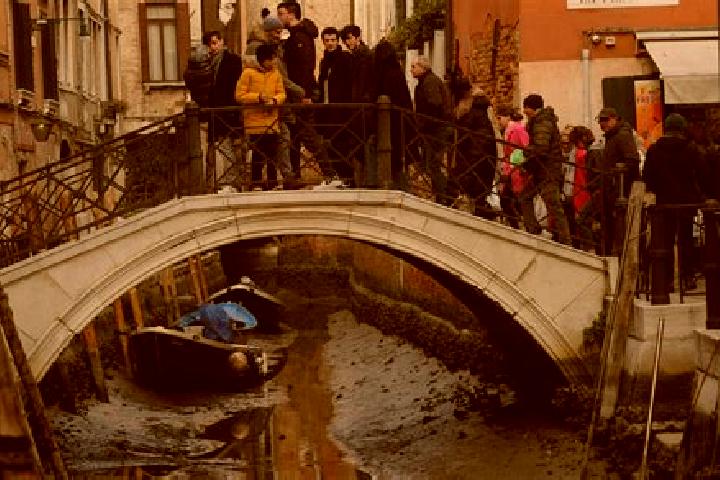 Escorts Camini, Italy — Local Companions
