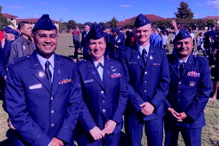 Escorts Camp H.M. Smith, United States — Local Companions