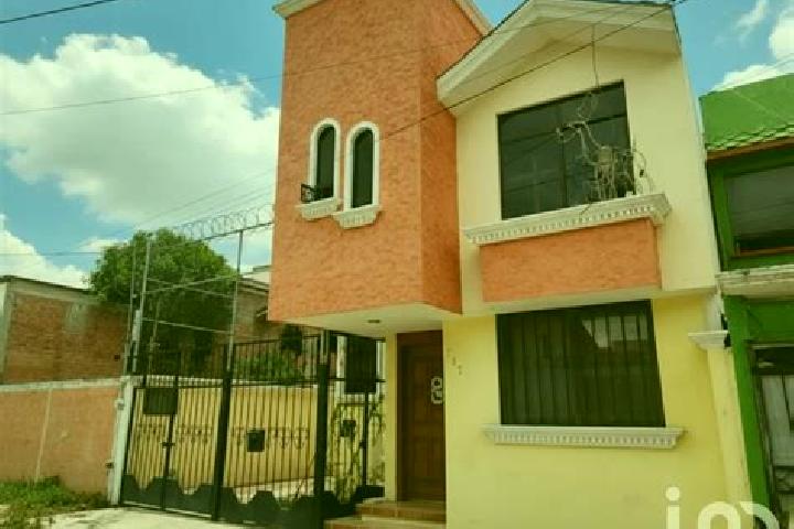 Escorts Campestre Villas del Alamo, Mexico — Local Companions