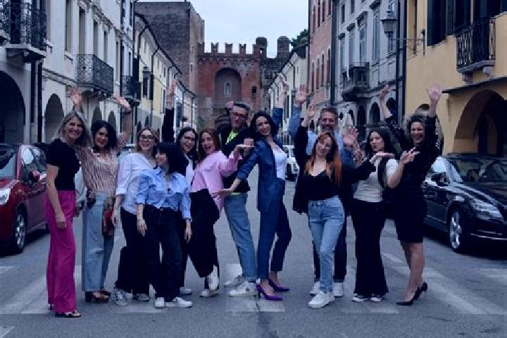 Escorts Camponogara, Italy — Local Companions