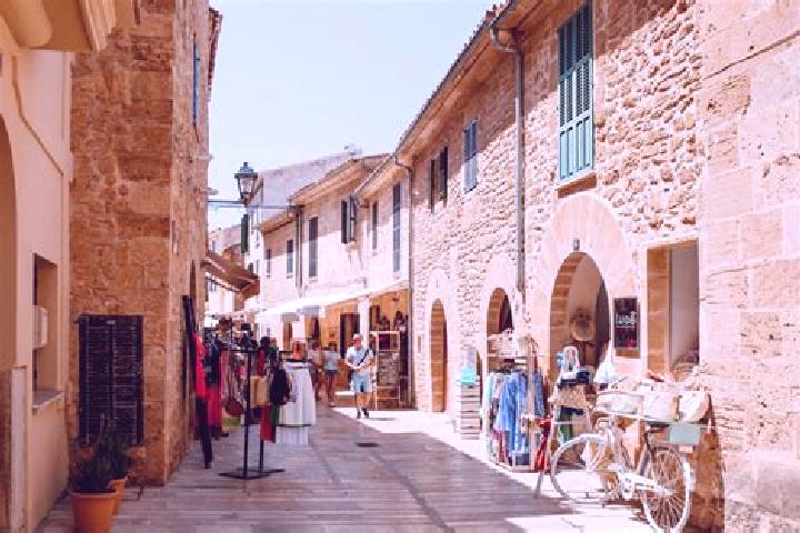 Escorts Campos, Spain — Local Companions