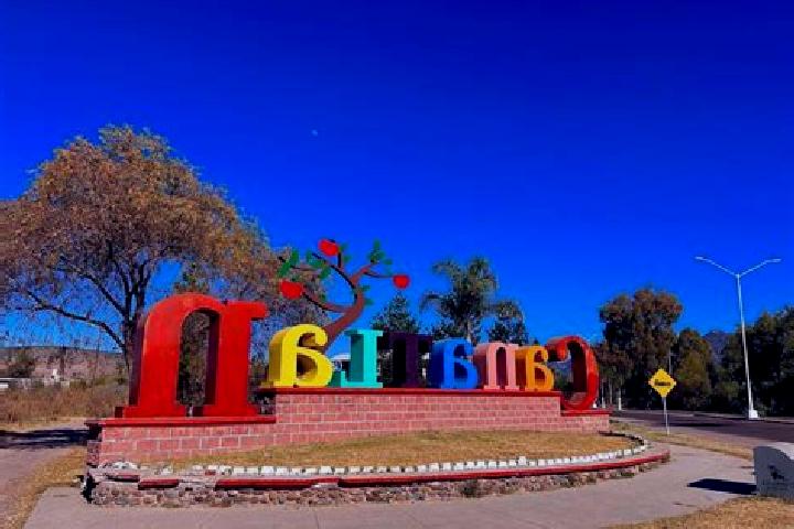 Escorts Canatlan, Mexico — Local Companions