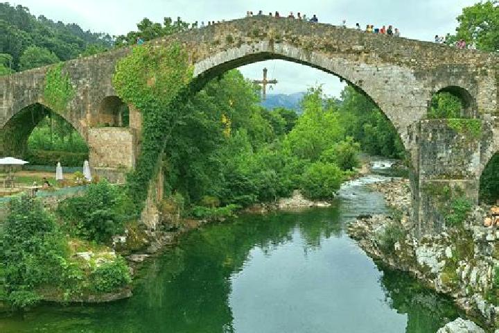 Escorts Cangas de Onis, Spain — Local Companions