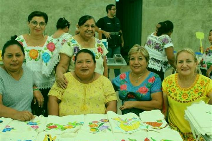 Escorts Cansahcab, Mexico — Local Companions