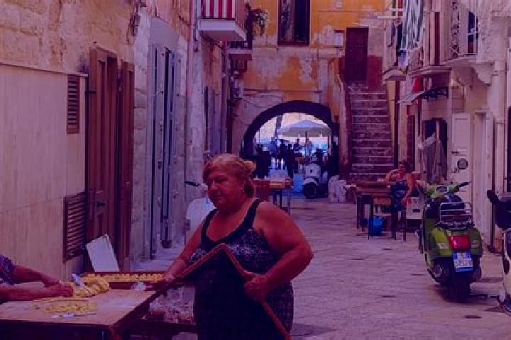 Escorts Carbonara di Bari, Italy — Local Companions
