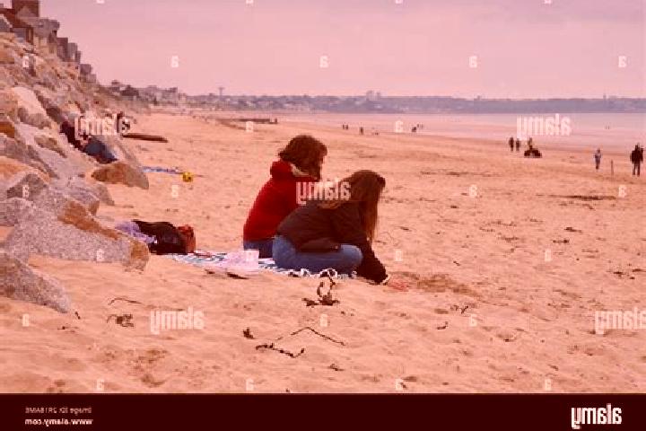 Escorts Carolles, France — Local Companions