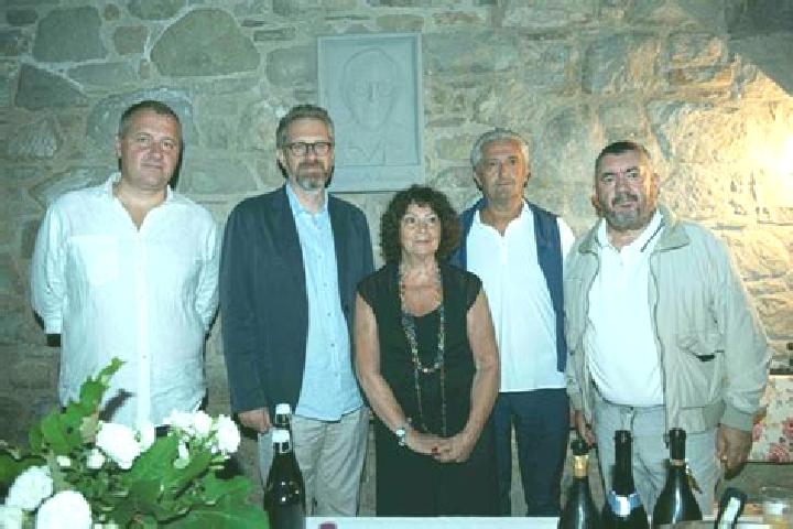 Escorts Castel di Casio, Italy — Local Companions