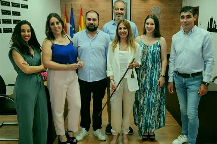 Escorts Castellanos de Moriscos, Spain — Local Companions