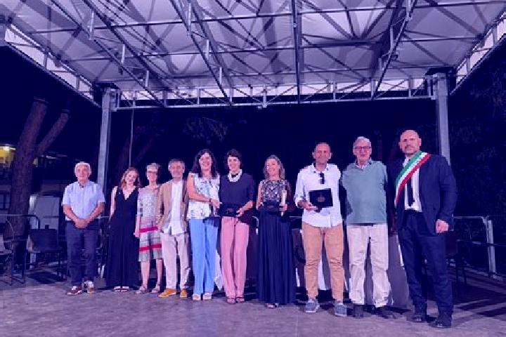 Escorts Castellina Scalo, Italy — Local Companions