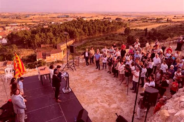Escorts Castello de Farfanya, Spain — Local Companions
