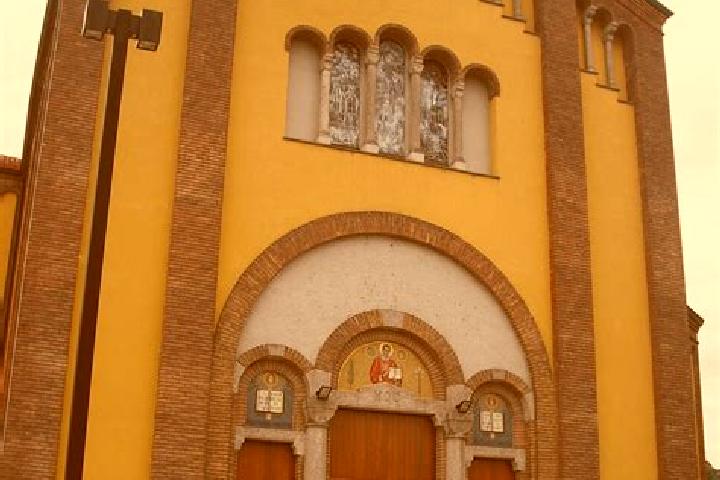 Escorts Castello di Brianza, Italy — Local Companions