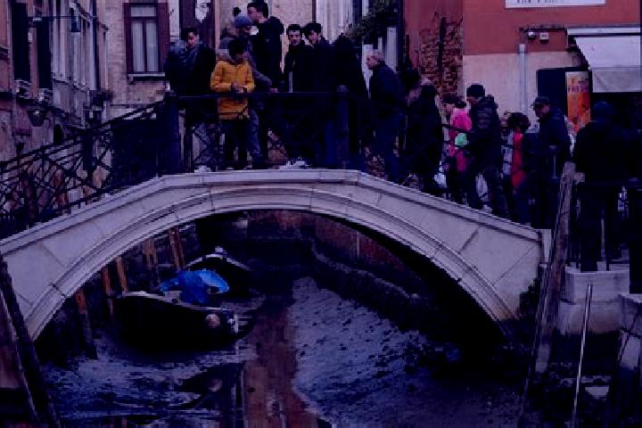 Escorts Castello Lavazzo, Italy — Local Companions