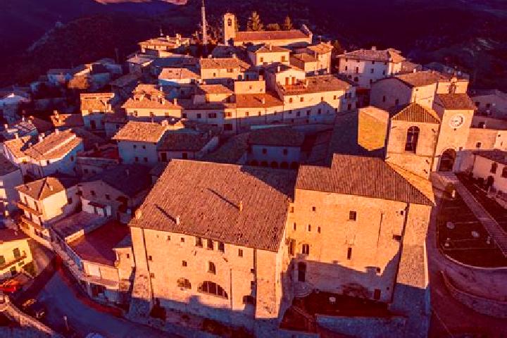 Escorts Castello Monteleone, Italy — Local Companions