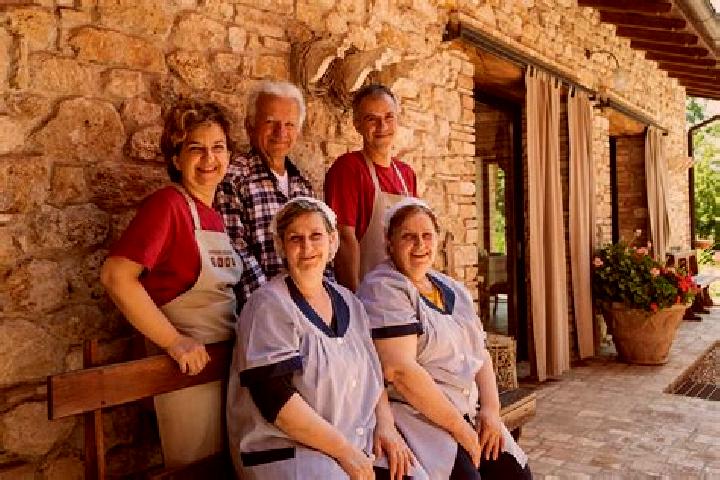 Escorts Casteltodino, Italy — Local Companions
