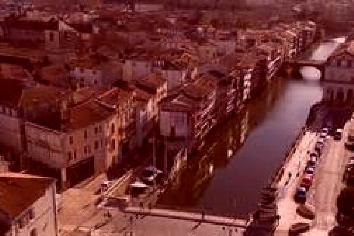 Escorts Castres-Gironde, France — Local Companions