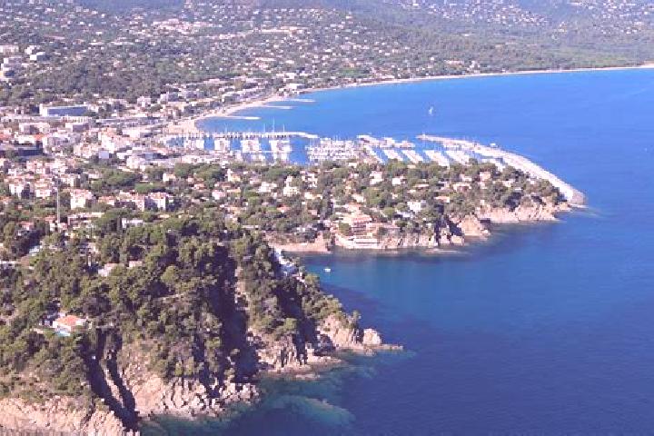 Escorts Cavalaire-sur-Mer, France — Local Companions
