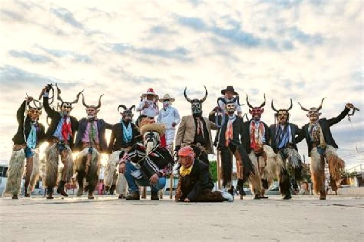 Escorts Caxitepec, Mexico — Local Companions
