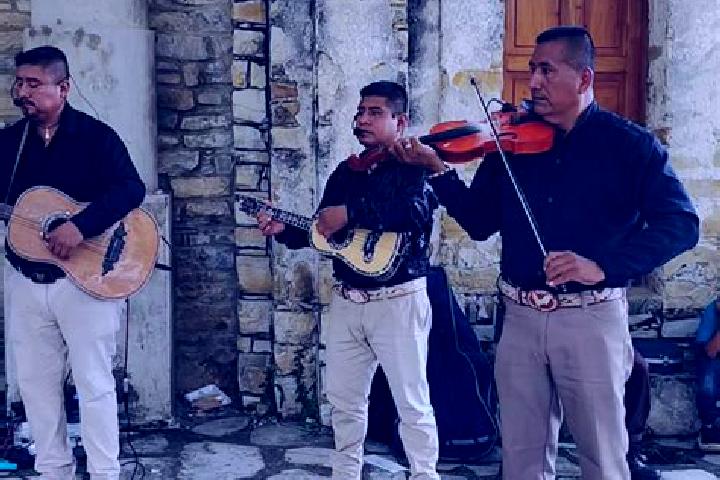 Escorts Caxuxuman, Mexico — Local Companions