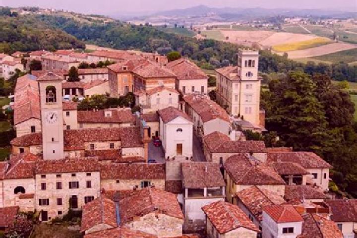 Escorts Cella Monte, Italy — Local Companions