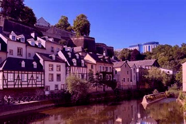 Escorts Cents, Luxembourg — Local Companions