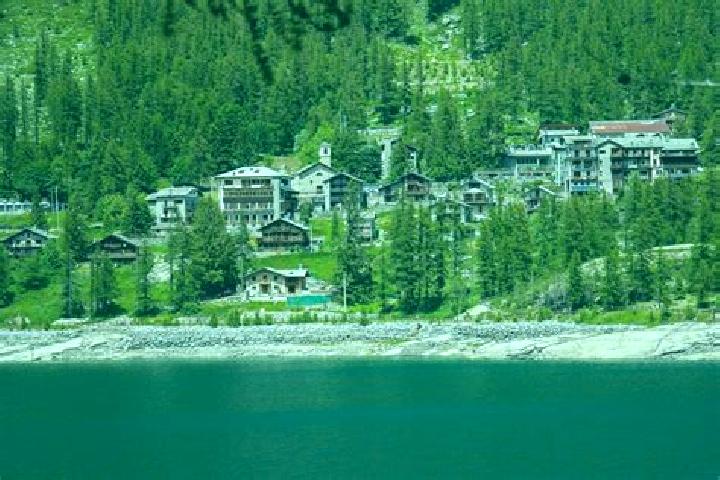 Escorts Ceresole Reale, Italy — Local Companions