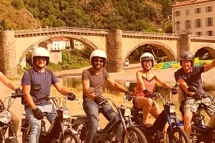 Escorts Cerzat, France — Local Companions