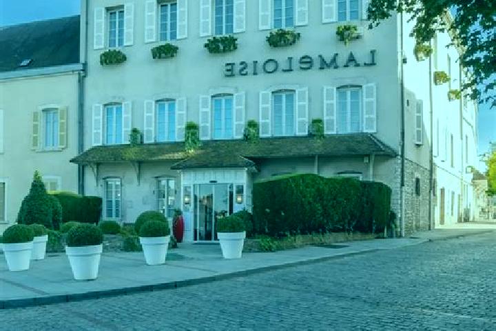 Escorts Chagny, France — Local Companions