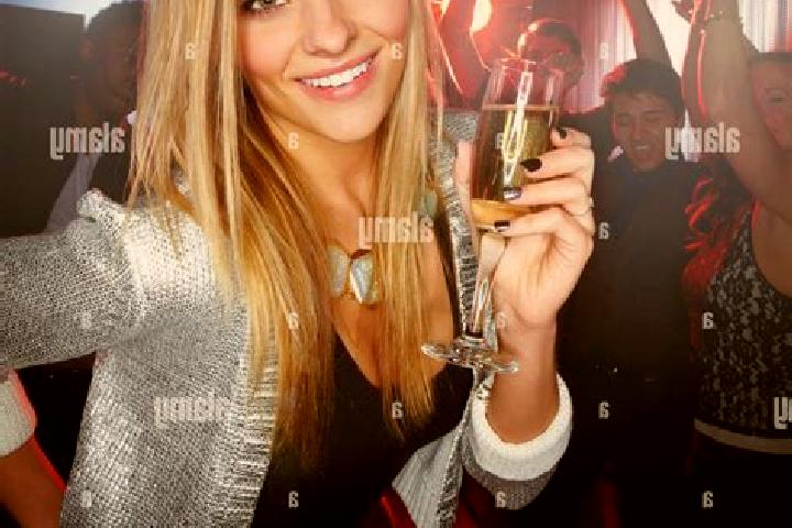 Escorts Charnay, France — Local Companions