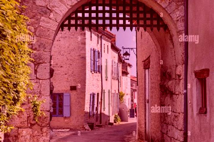Escorts Charroux, France — Local Companions