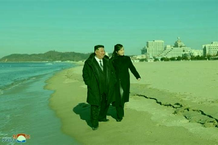 Escorts Chasong, North Korea — Local Companions