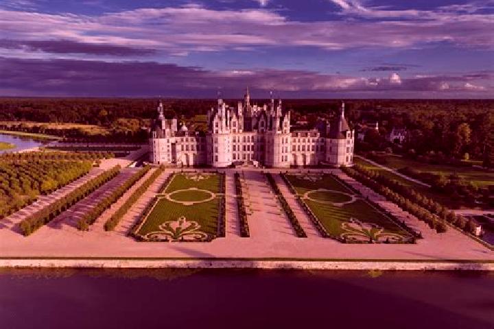Escorts Chateau-du-Loir, France — Local Companions