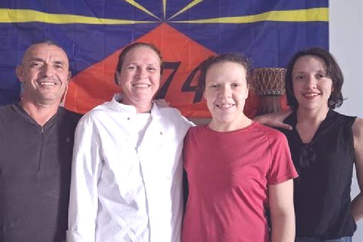 Escorts Cheffois, France — Local Companions