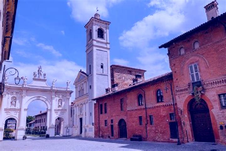 Escorts Cherasco, Italy — Local Companions