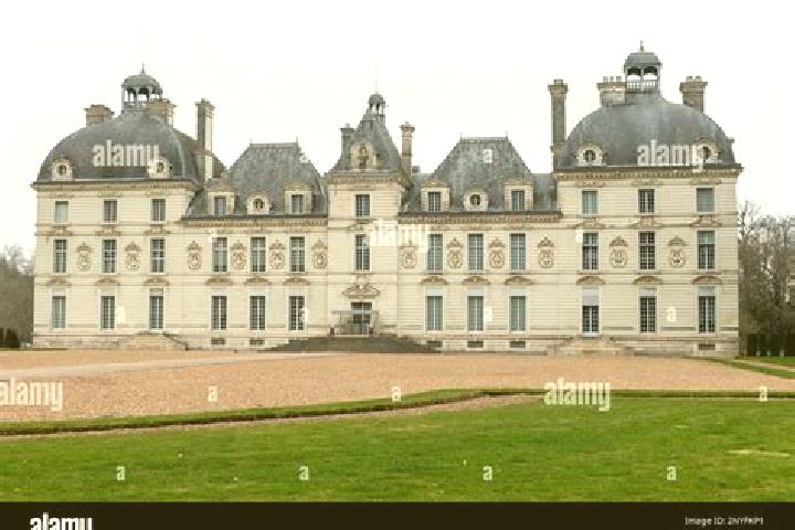 Escorts Cheverny, France — Local Companions