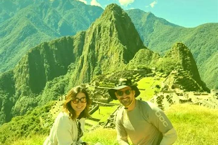 Escorts Chijichaya, Peru — Local Companions