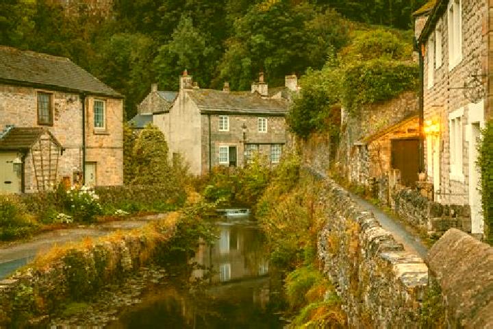 Escorts Chinley, United Kingdom — Local Companions