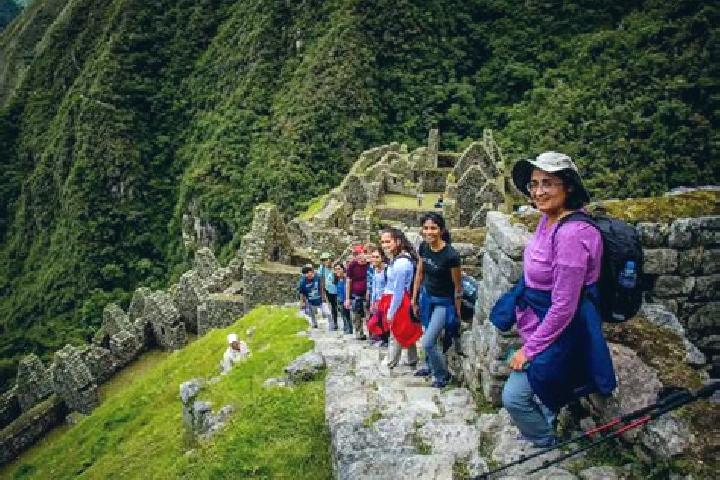 Escorts Chipe, Peru — Local Companions