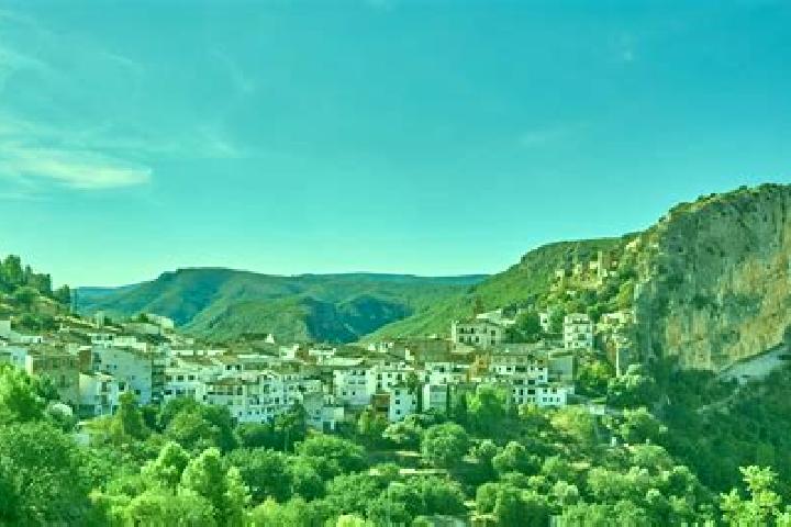 Escorts Chulilla, Spain — Local Companions
