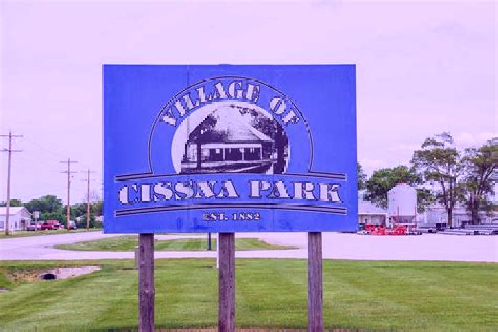 Escorts Cissna Park, United States — Local Companions