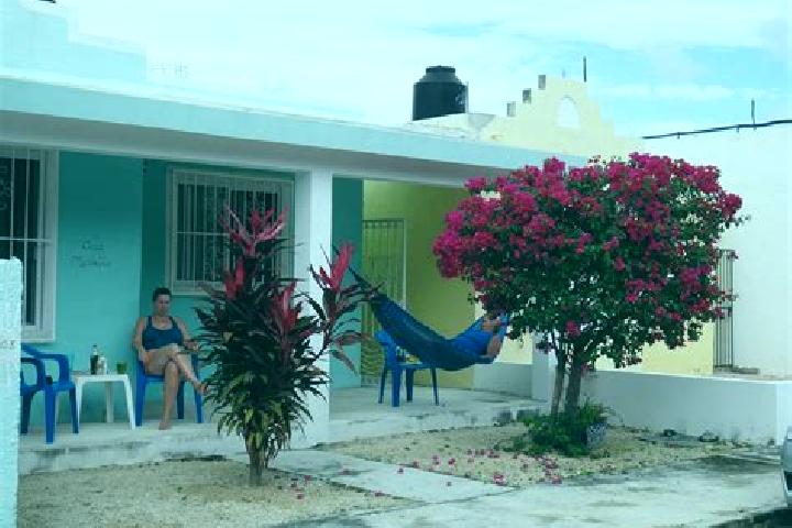Escorts Ciudad Chemuyil, Mexico — Local Companions