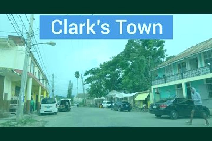 Escorts Clarks Town, Jamaica — Local Companions