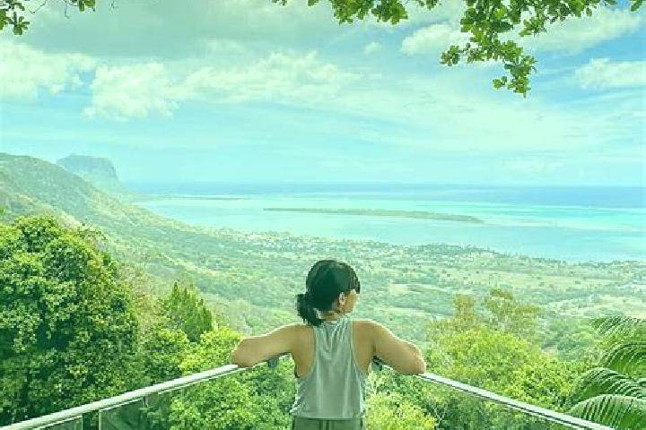Escorts Cluny, Mauritius — Local Companions