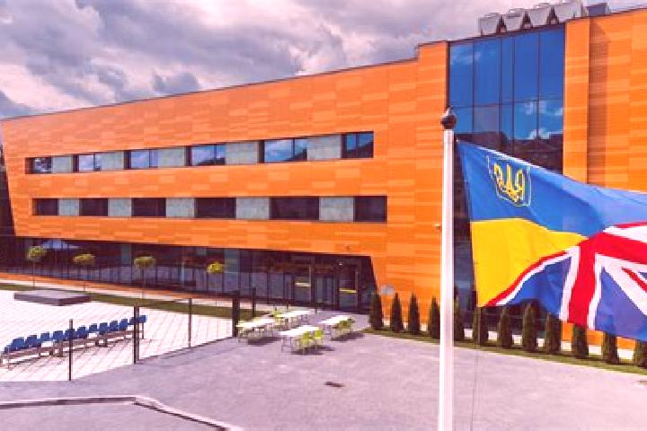 Escorts Cmolas, Poland — Local Companions