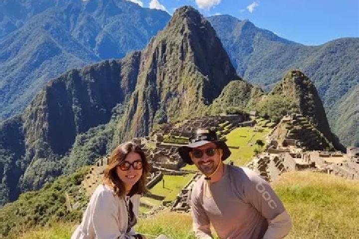 Escorts Cocachacra, Peru — Local Companions