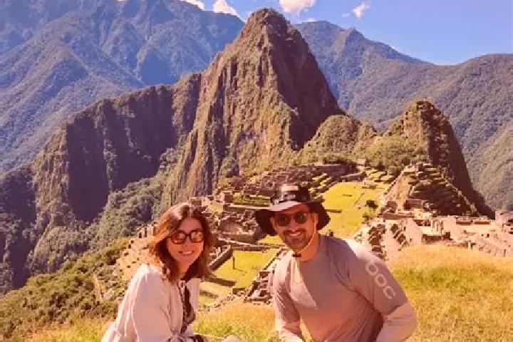 Escorts Cochamarca, Peru — Local Companions