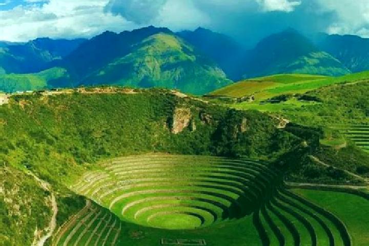 Escorts Colaya, Peru — Local Companions