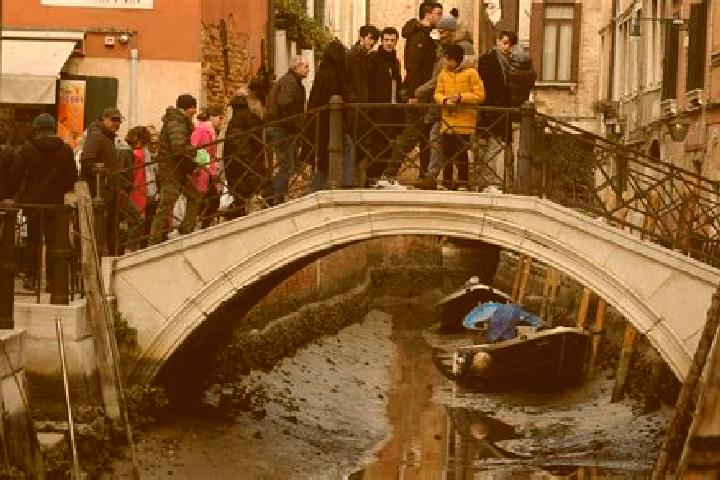 Escorts Coldrano, Italy — Local Companions