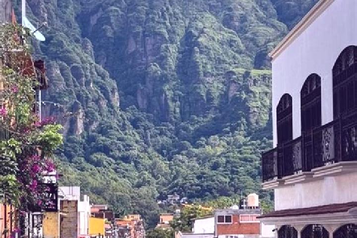 Escorts Colonia Angel Bocanegra (Adolfo Lopez Mateos), Mexico — Local Companions