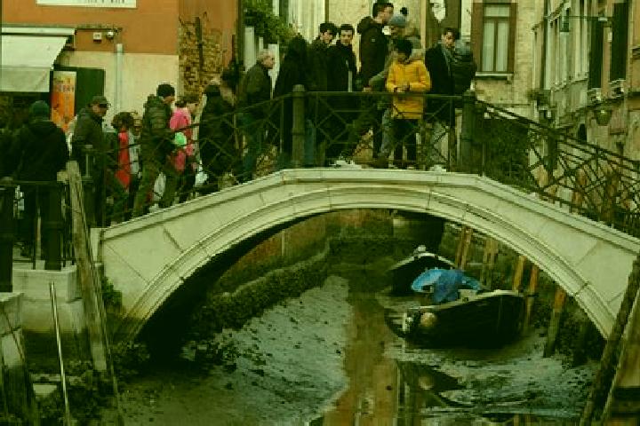 Escorts Comabbio, Italy — Local Companions