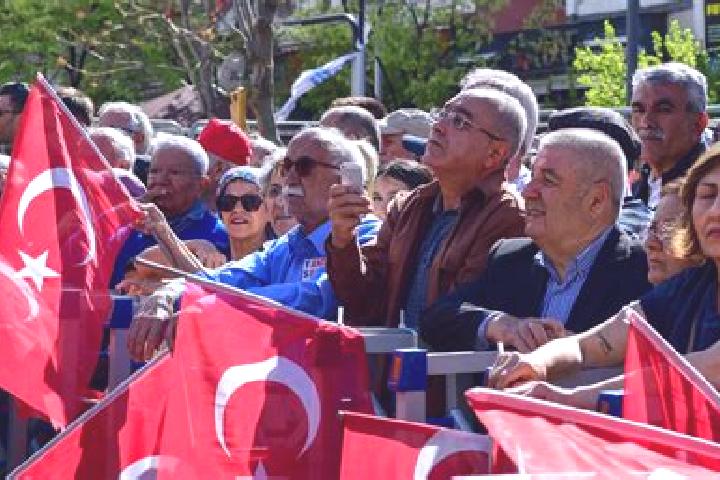 Escorts Comak, Turkey — Local Companions